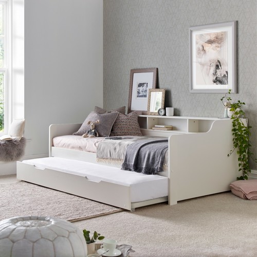 Tokyo guest bed - guest, day